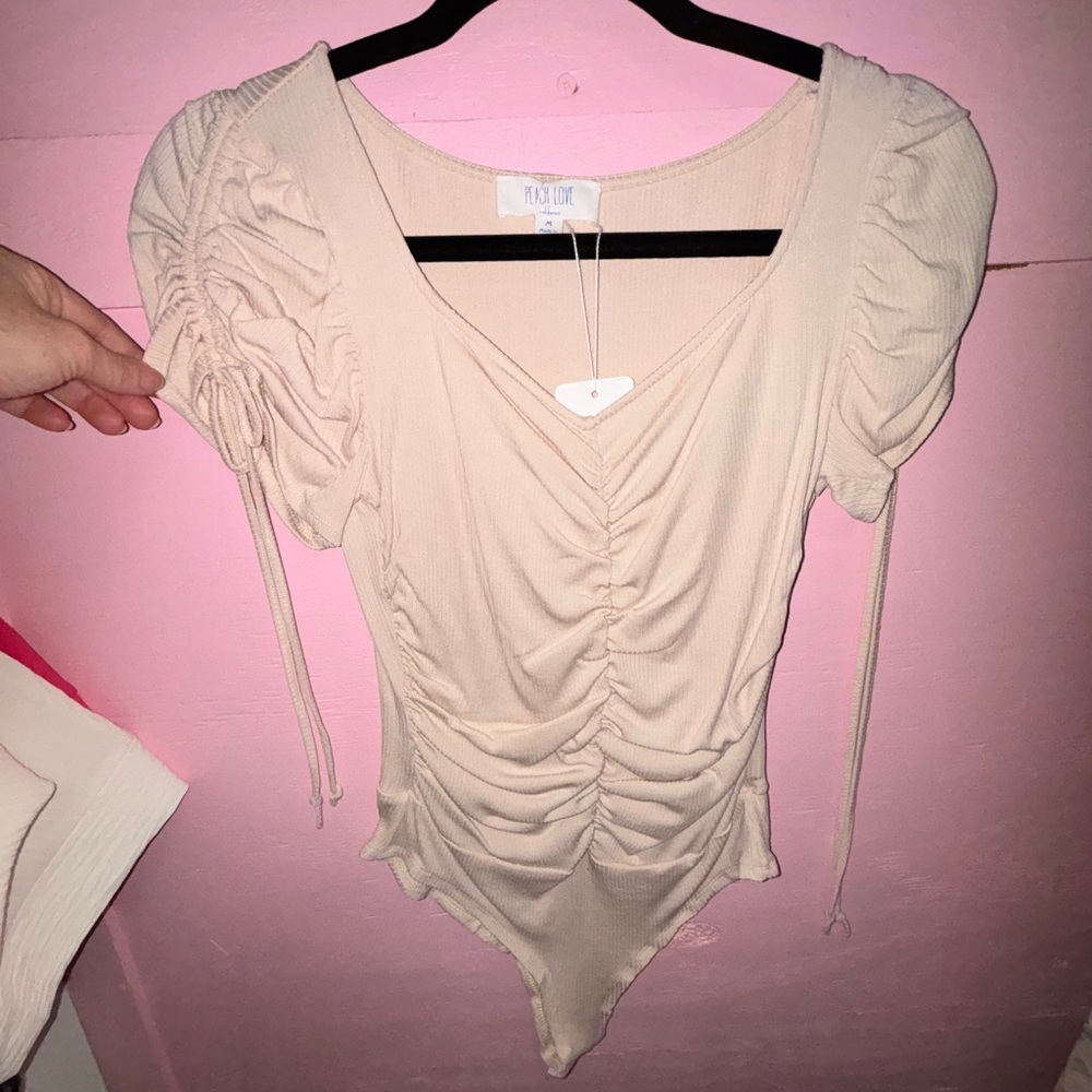 Peach Love California Tan Ruched Puff-Sleeve Bodysuit NWT size large